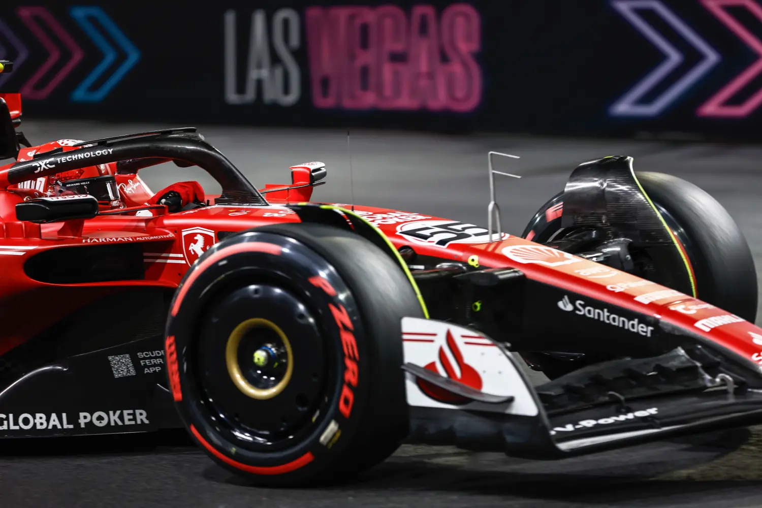 Carlos Sainz - Scuderia Ferrari / © Pirelli Motorsport