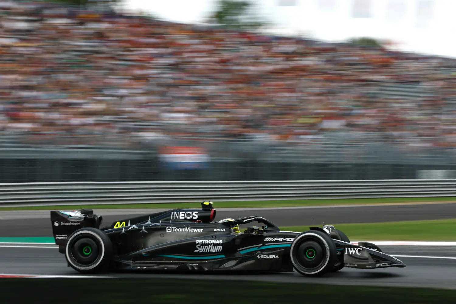 Lewis Hamilton - Mercedes-AMG Petronas Formula One Team / © Pirelli Motorsport