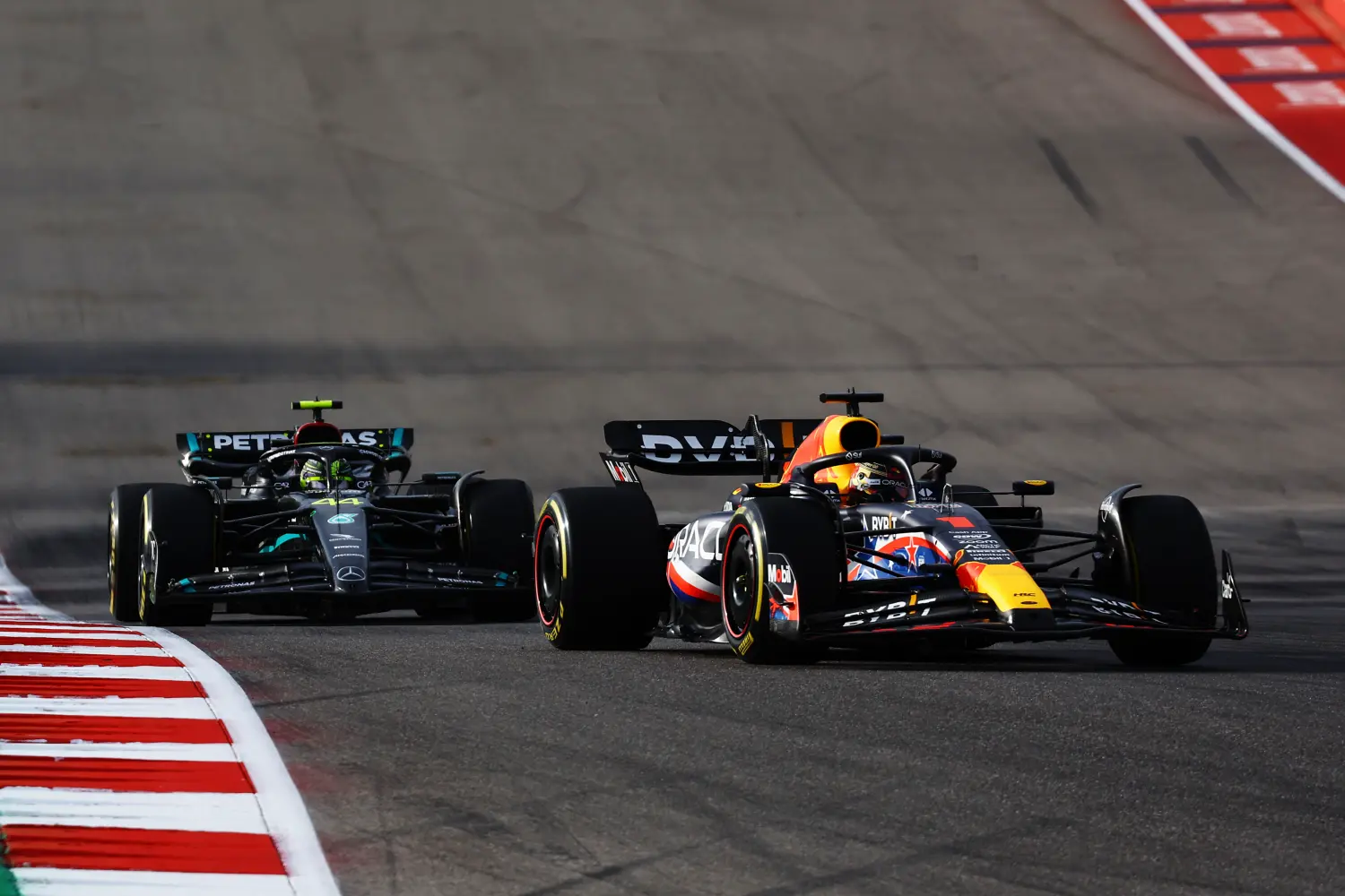 Max Verstappen i Lewis Hamilton / © Getty Images / Red Bull Content Pool