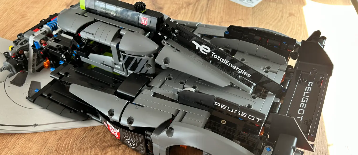 Lego Technic Peugeot 9X8 / © Jarosław Werner/ Motorsport Grand Prix Lego Technic Peugeot 9X8 / © Jarosław Werner/ Motorsport Grand Prix