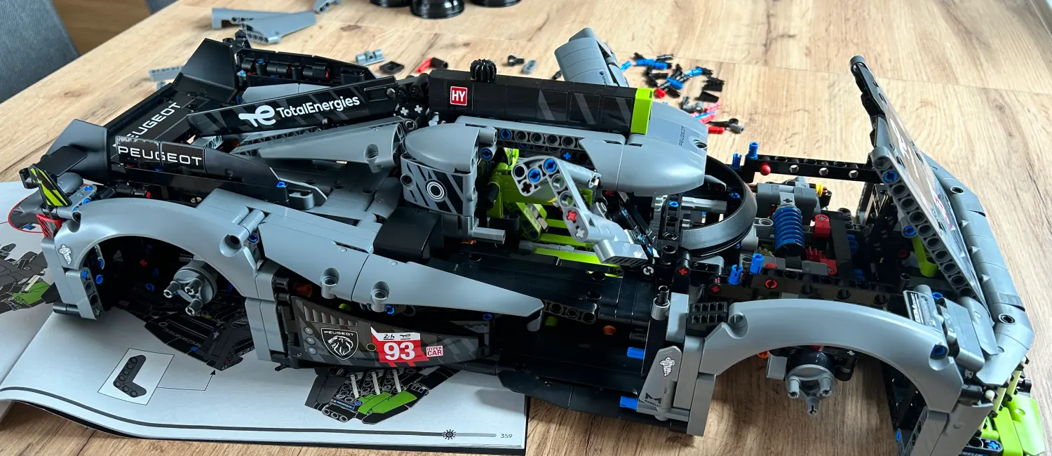 Lego Technic Peugeot 9X8 / © Jarosław Werner/ Motorsport Grand Prix Lego Technic Peugeot 9X8 / © Jarosław Werner/ Motorsport Grand Prix