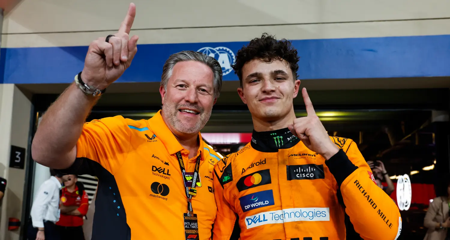 Lando Norris i Zak Brown - McLaren F1 Team / © McLaren F1 / LAT Lando Norris i Zak Brown - McLaren F1 Team / © McLaren F1 / LAT